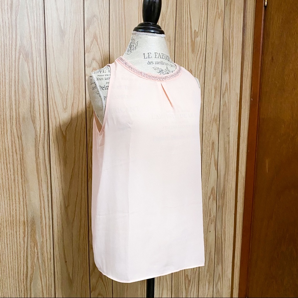 🎀Forever 21 Sleeveless Blouse in light pink